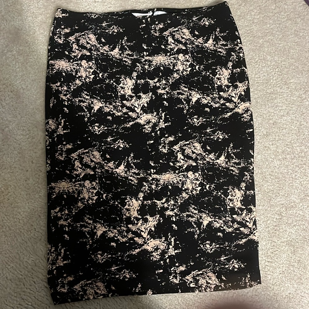 NWT mixed dark H&M Women’s skirt Size Large Just short of 25”length